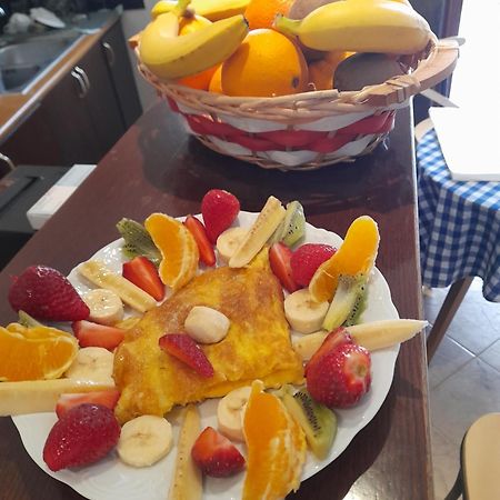 Guest House Ani จีโรคาสเตอร์ ภายนอก รูปภาพ