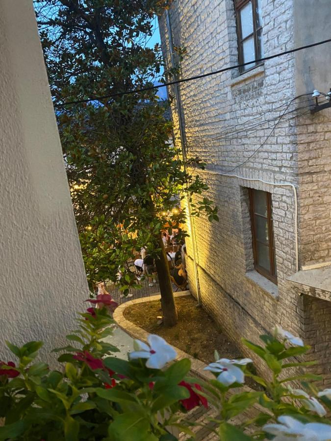 Guest House Ani จีโรคาสเตอร์ ภายนอก รูปภาพ