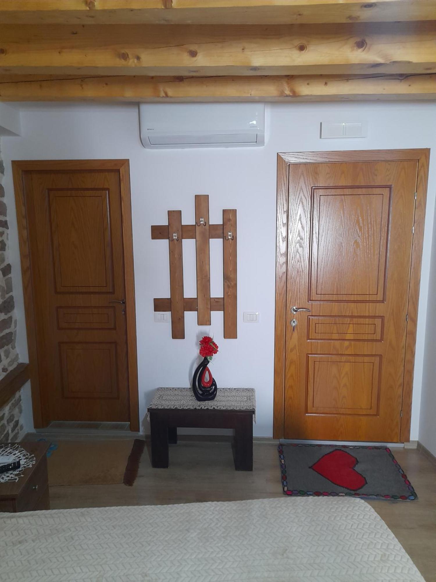 Guest House Ani จีโรคาสเตอร์ ภายนอก รูปภาพ