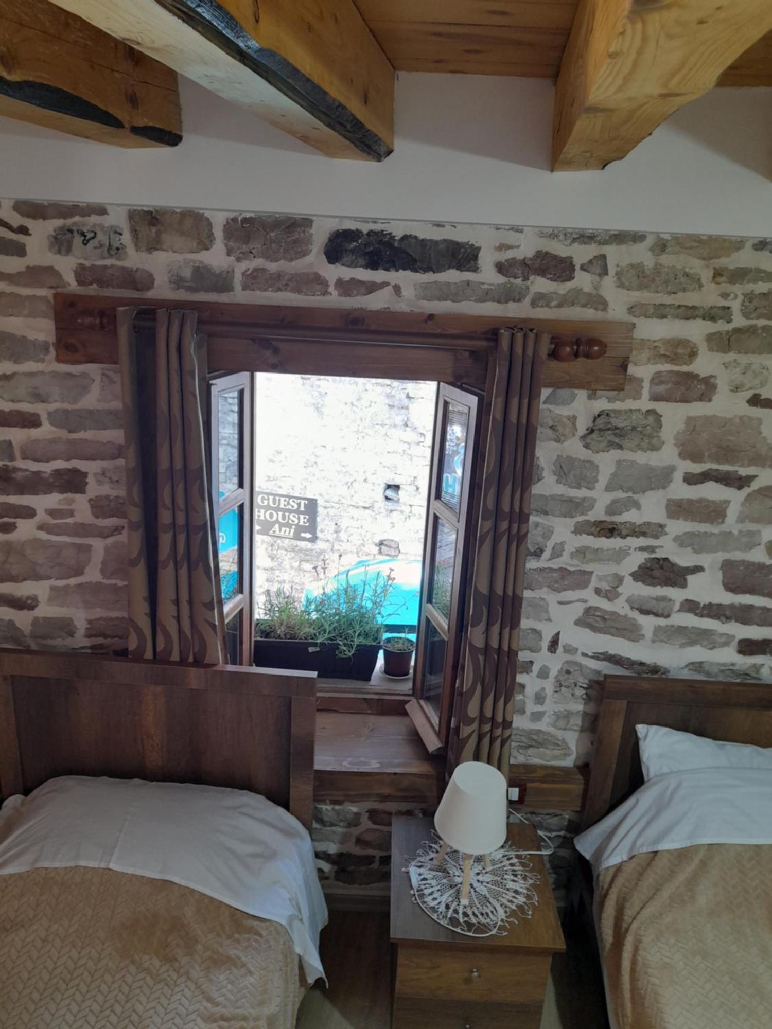 Guest House Ani จีโรคาสเตอร์ ภายนอก รูปภาพ