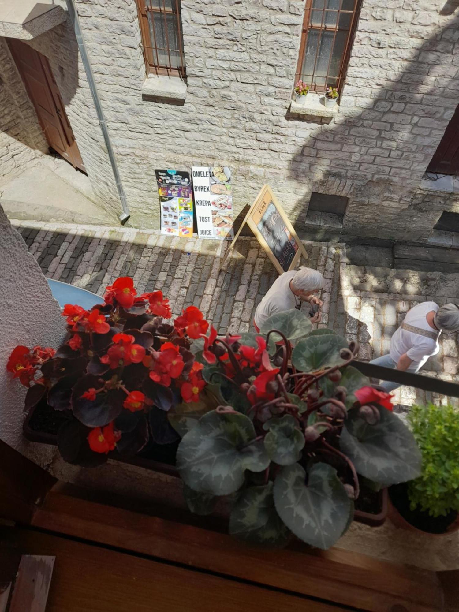 Guest House Ani จีโรคาสเตอร์ ภายนอก รูปภาพ