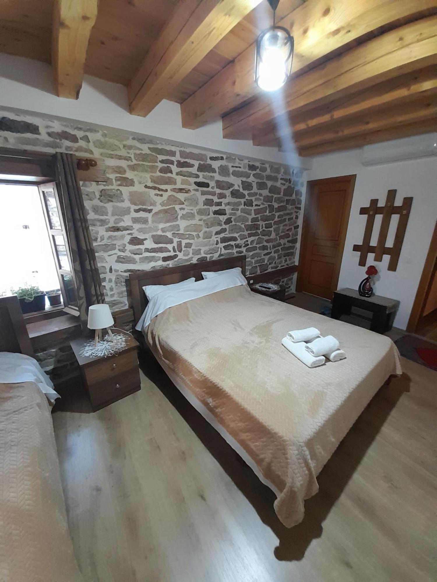Guest House Ani จีโรคาสเตอร์ ภายนอก รูปภาพ