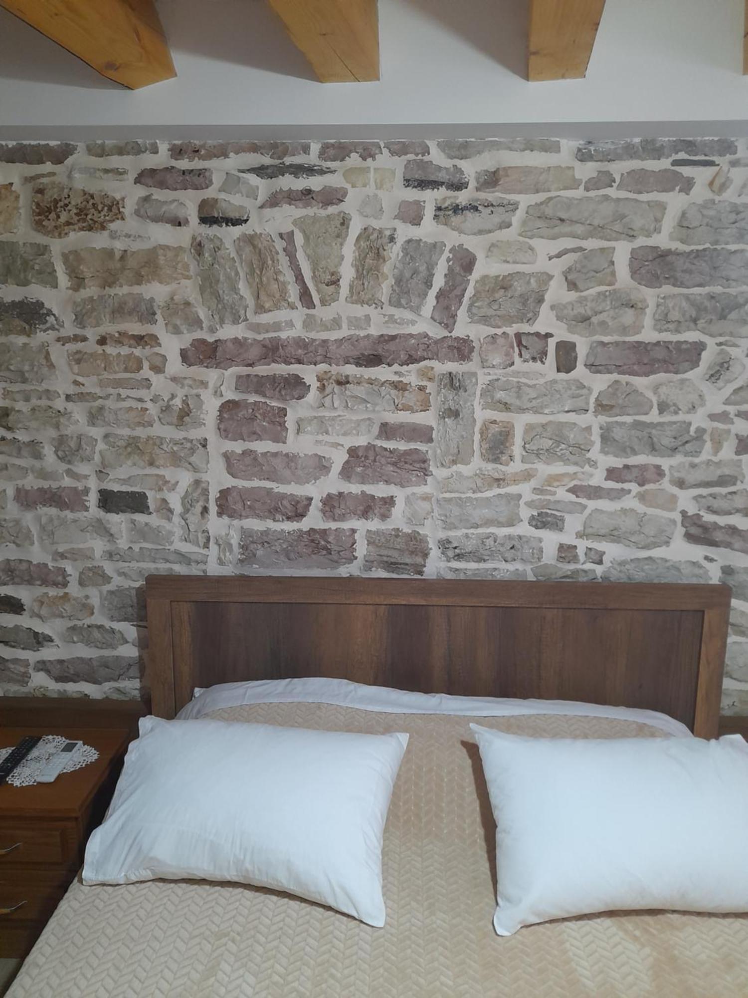 Guest House Ani จีโรคาสเตอร์ ภายนอก รูปภาพ